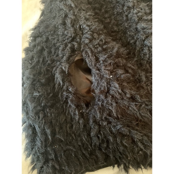 Black furry vest - Picture 9 of 13